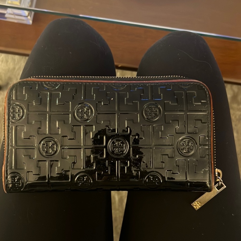 Tory burch wallet